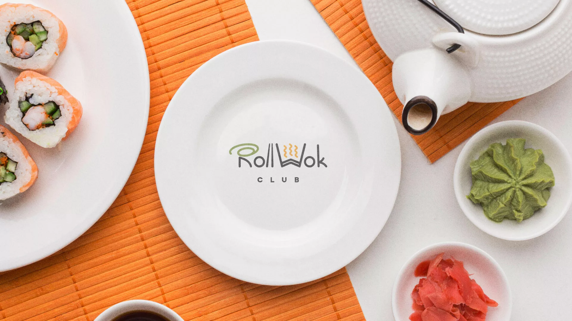 Разработка логотипа и фирменного стиля суши-бара «Roll Wok Club» в Солигаличе